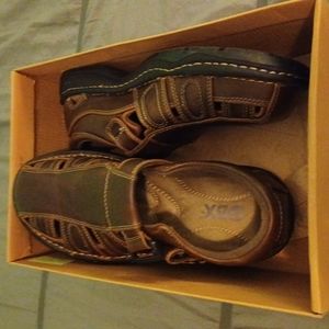 GBX Brown Sandals